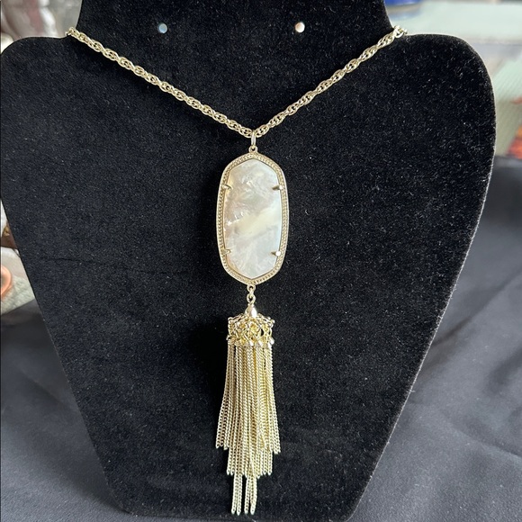 Kendra Scott NWOT genuine mother of pearl  & goldtone necklace w/ chain & bag - Picture 5 of 5